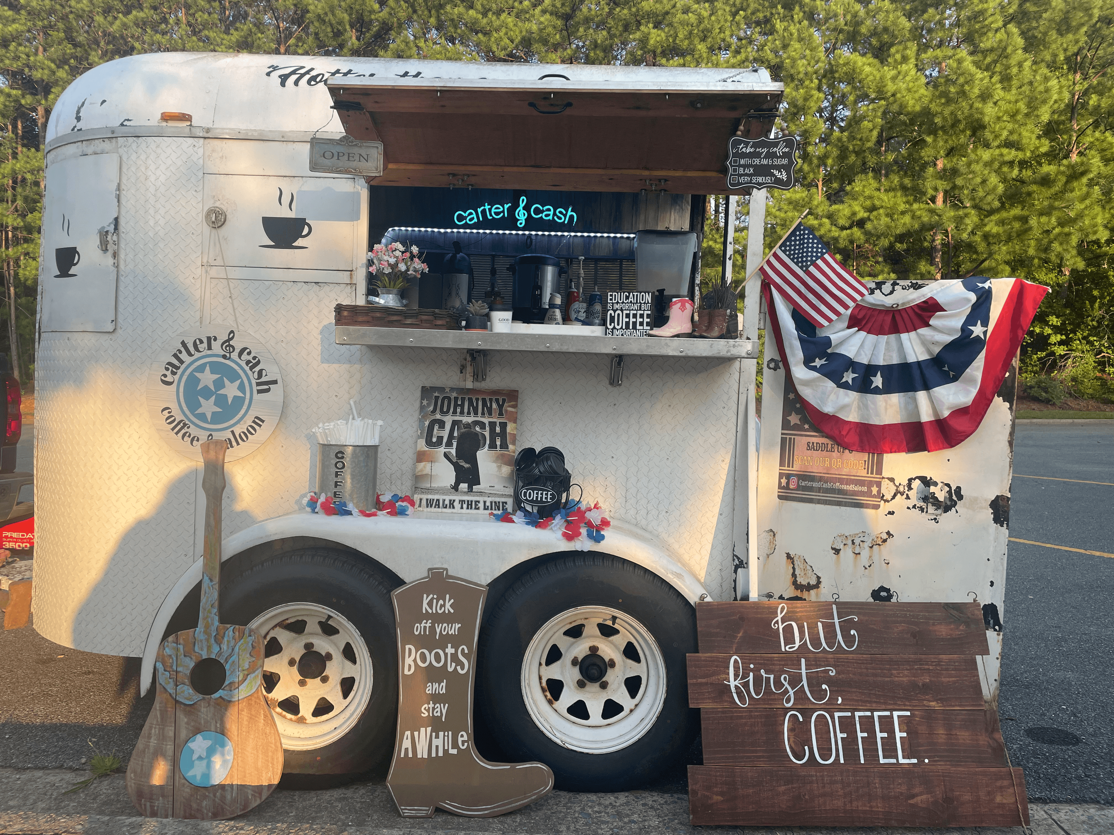 Carter & Cash mobile trailer